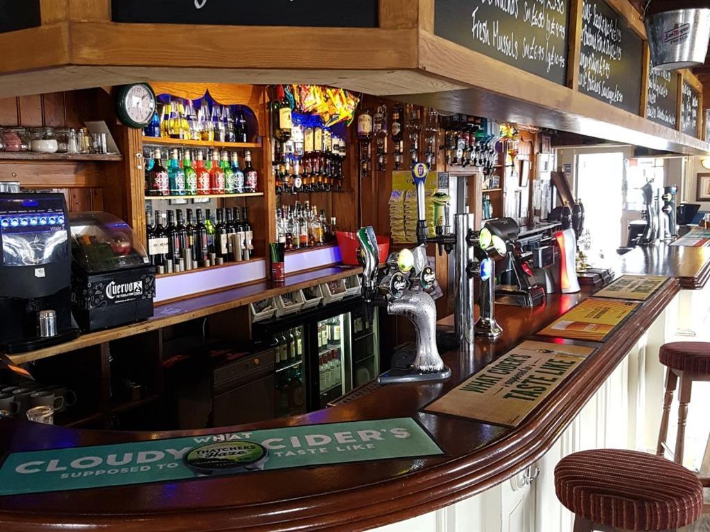 The Swan Hotel Wadebridge Exterior foto